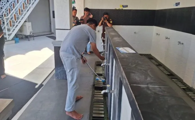 Terpidana Penelantaran Anak Jalani Hukuman Kerja Sosial 100 Jam di Masjid