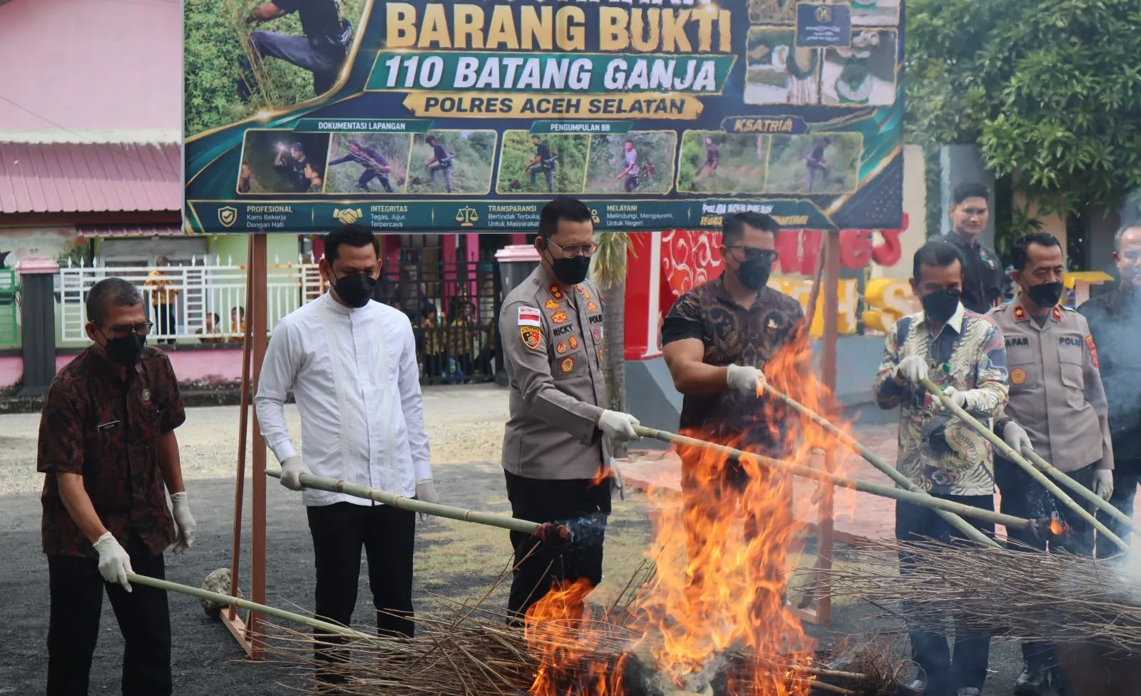 Kapolres Aceh Selatan Musnahkan Barang Bukti Ganja, Sebut Komit Berantas Narkotika