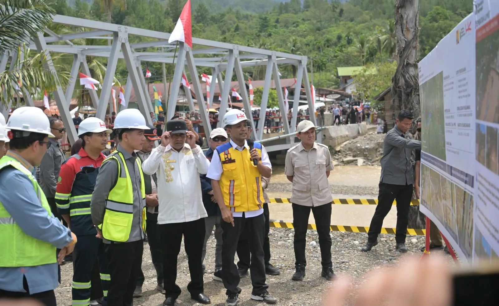 Dek Fadh Dampingi Wapres Gibran 𝗧𝗶𝗻𝗷𝗮𝘂 𝗝𝗲𝗺𝗯𝗮𝘁𝗮𝗻 𝗟𝘂𝗺𝘂𝘁 𝗱𝗮𝗻 𝗝𝗲𝗺𝗯𝗮𝘁𝗮𝗻 𝗞𝗲𝗻𝗱𝗮𝘄𝗶