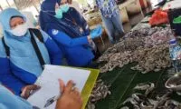 Petugas Periksa Kondisi Pangan Segar di Sejumlah Pasar Kota Banda Aceh