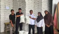 Bulog Salurkan 1,8 Juta Kg Beras Bantuan untuk 60 Ribu Keluarga di Aceh Besar