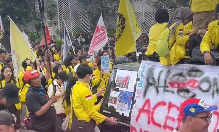 BEM UI Gelar Aksi di Bundaran HI, Berikut 8 Poin Tuntutannya