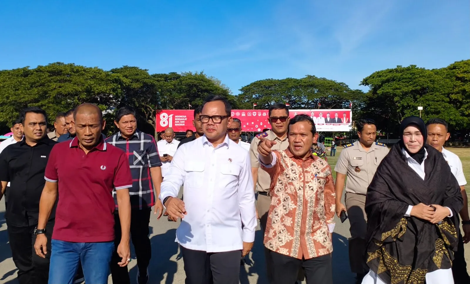 Dek Fadh Bersama Wamendagri Tinjau Langsung Lapangan Blang Padang