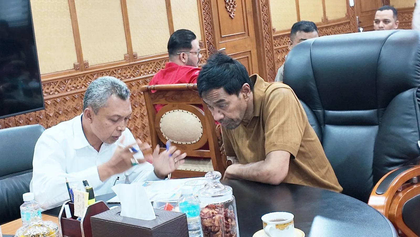 Mualem Instruksikan Distanbun Pacu Penanganan Petani Terdampak Bencana