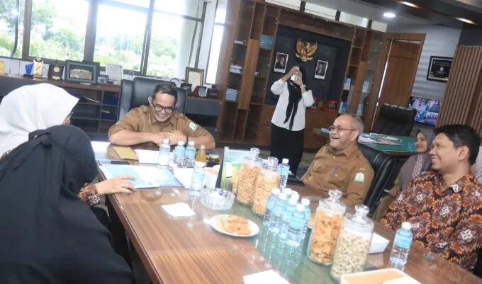Terima Silaturahmi Kepala BKKBN Aceh, Plt. Sekda Tegaskan Dukungan Pemerintah Aceh