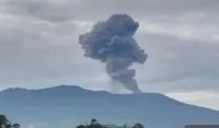Gunung Marapi Erupsi, Hujan Abu Guyur Bukittinggi dan Agam